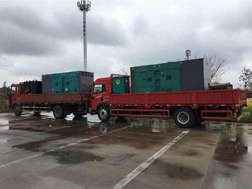 斗门涂抹密封胶后，需要等待多长时间才能安装水冷式机油散热器密封件？